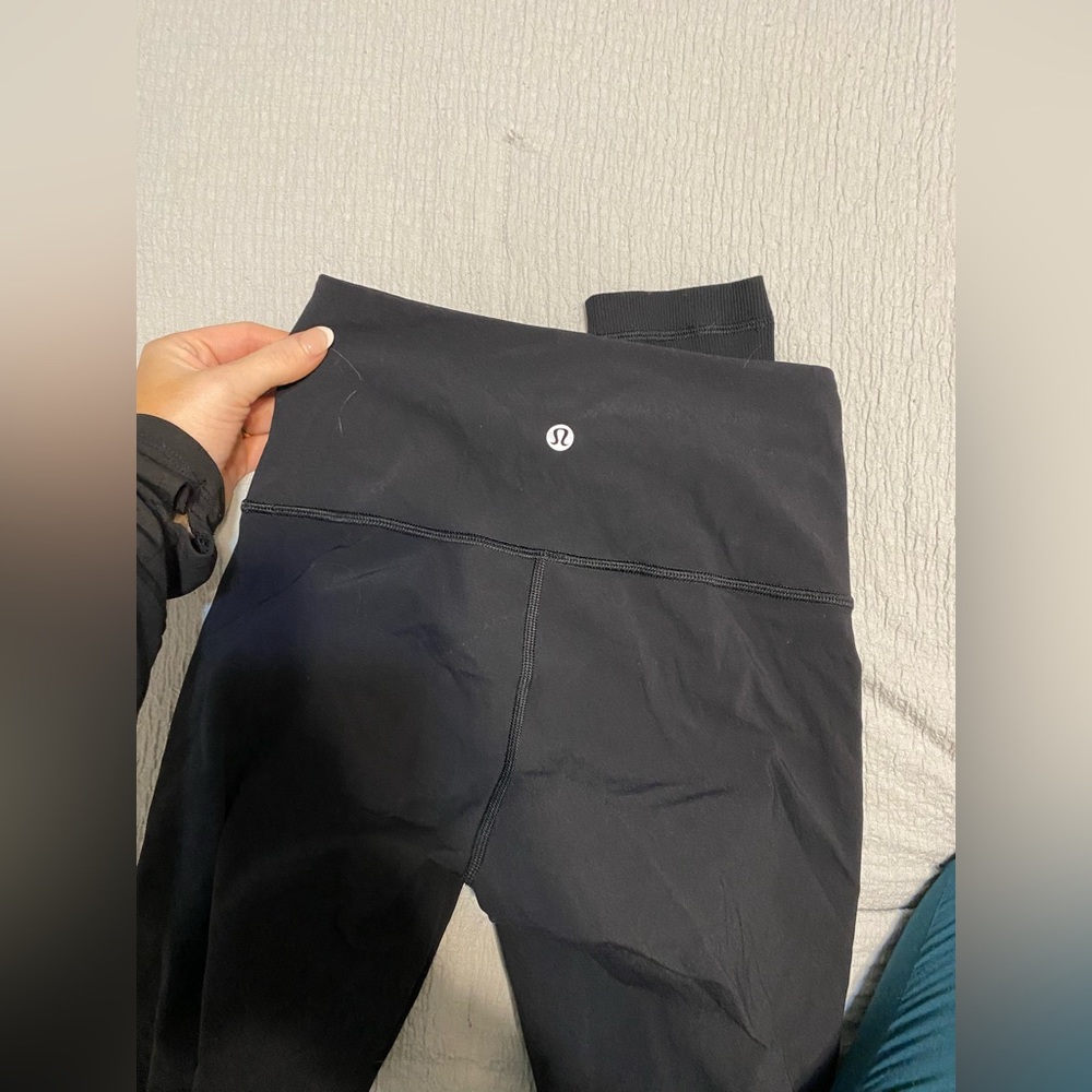 Black lululemon leggings